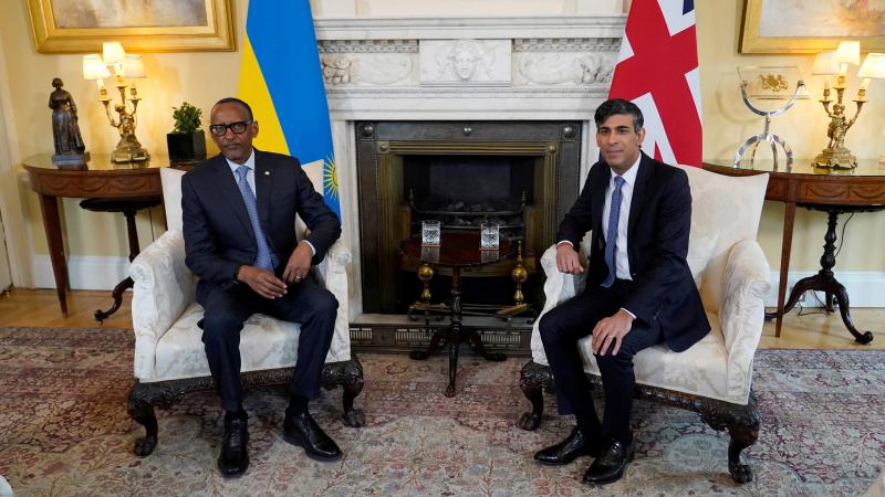  رئيس الوزراء البريطاني ريشي سوناك ورئيس رواندا بول كاغامي