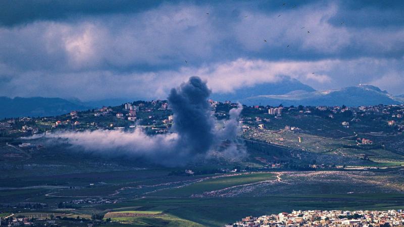 أعلن الجيش الإسرائيلي أن مقاتلاته الحربية قصفت أهدافًا لحزب الله بشكل متزامن في أربع مناطق جنوبي لبنان