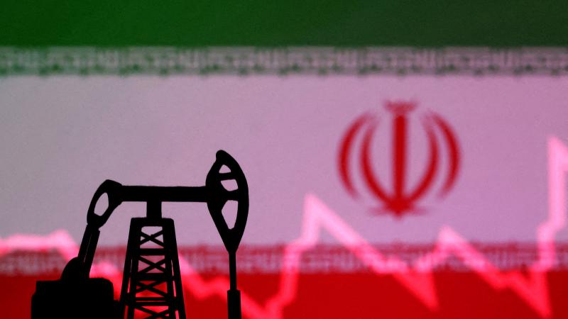 تشمل العقوبات التي تُعدّها الولايات المتحدة لإيران صادرات الأخيرة من النفط
