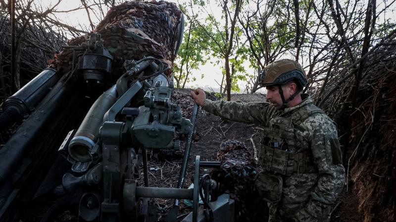 أقر رئيس الأركان الأوكراني بأن قواته انسحبت إلى مواقع دفاعية جديدة غربًا في بعض القطاعات