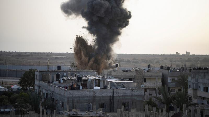 استشهد فلسطينيان وأصيب آخرون في غارة شنها طيران الاحتلال على منزل في حي السلام شرق رفح