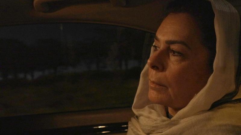 يغطي الفيلم الوثائقي المفاوضات التي باءت بالفشل من وجهة نظر النساء في فريق التفاوض الأفغاني