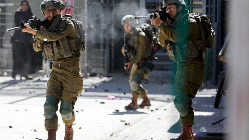 حاصرت قوات الاحتلال منزلًا في مخيم بلاطة شرق نابلس - إكس
