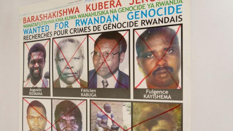 قُتل ضحايا الإبادة في رواندا بإطلاق النار عليهم أو ضربهم أو طعنهم حتى الموت - غيتي