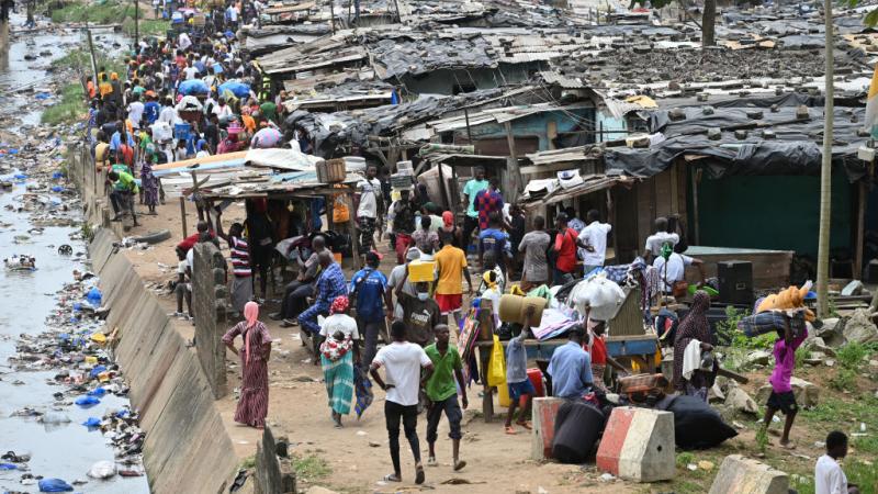 أظهرت دراسة أعدها البنك الدولي أن وباء كوفيد أدى إلى توقف جهود الحد من الفقر- غيتي