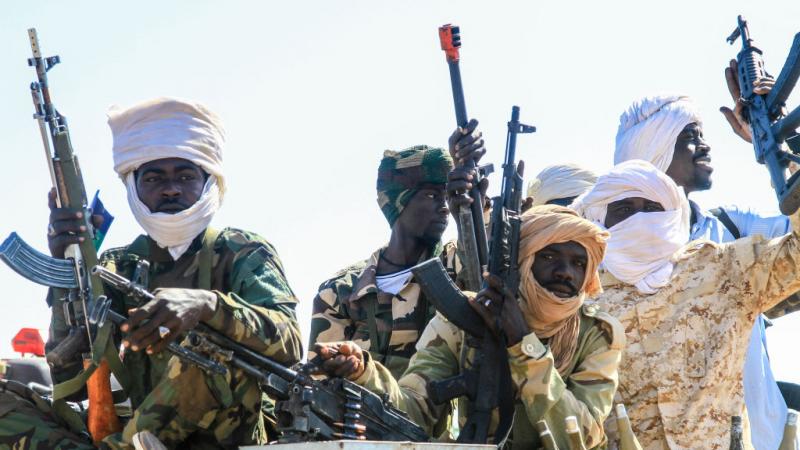 تستمر الحرب في السودان رغم الأصوات المحلية والدولية المحذرة من دخول البلاد عتبة أزمة إنسانية