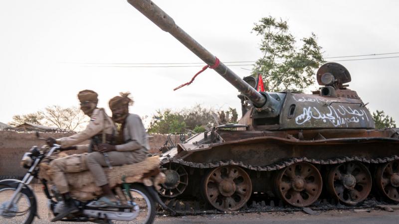 تقترب الحرب في السودان من ذكرى عامها الأو