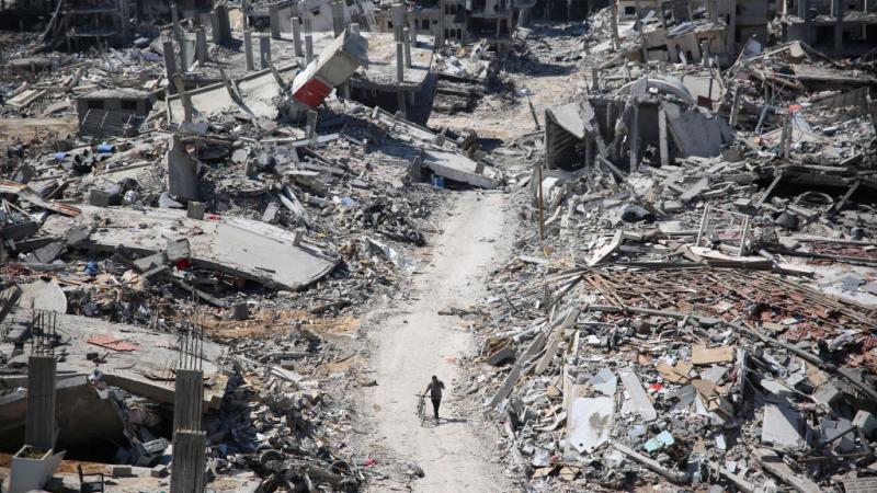 شن الجيش الإسرائيلي غارات جوية عنيفة على مناطق المغراقة ومدينة الزهراء شمال مخيم النصيرات وسط قطاع غزة