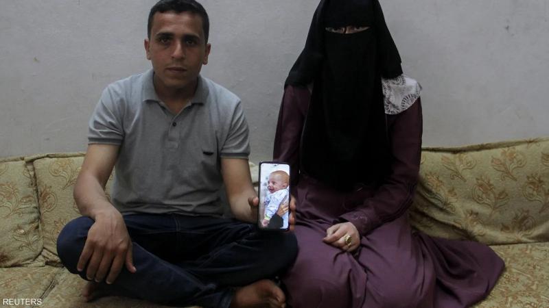 الحرب في غزة تبعد الرضيع يحيى حمودة عن والديه - مواقع التواصل