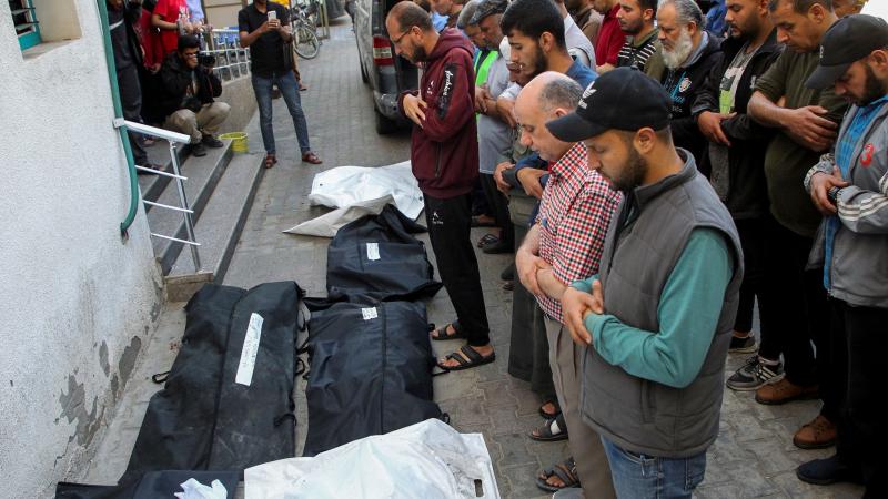 شهداء وجرحى في استهدافات إسرائيلية متواصلة لرفح - رويترز