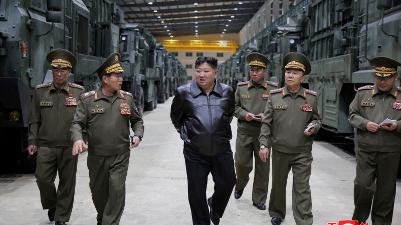 دعا الزعيم الكوري الشمالي كيم جونغ أون إلى تعزيز القوة النووية بسرعة أكبر- رويترز