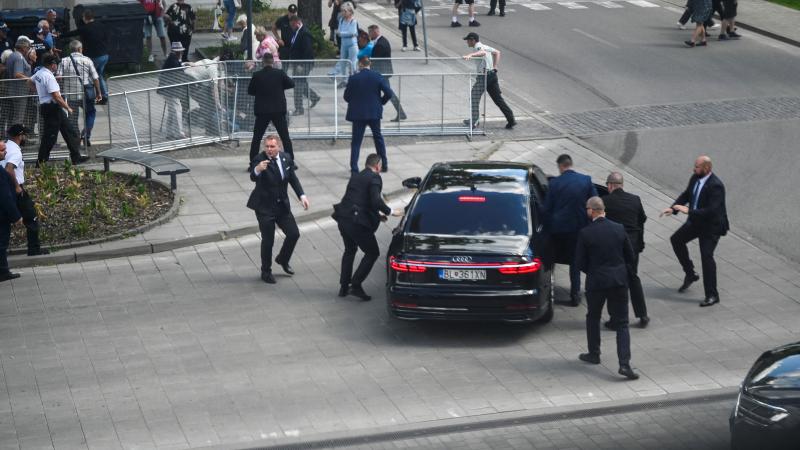 أصيب رئيس وزراء سلوفاكيا بإطلاق نار - رويترز