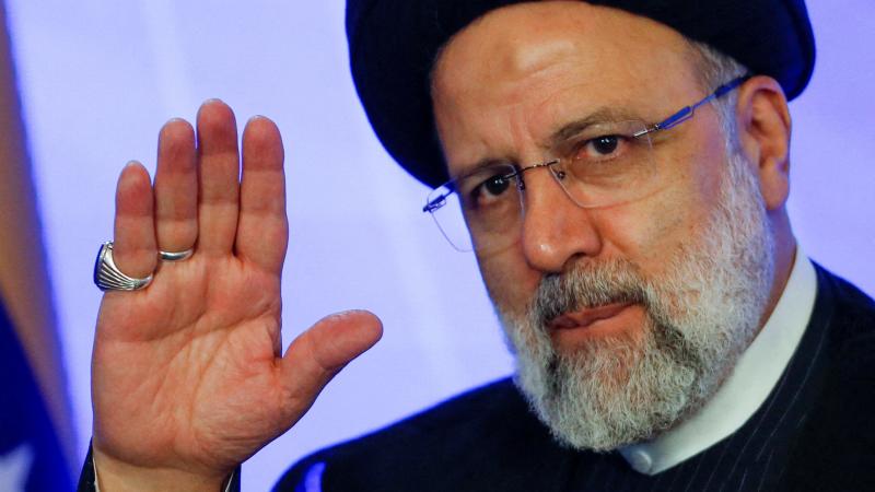مع الإعلان عن وفاة الرئيس إبراهيم رئيسي، طُرِح السؤال حول من سيحكم إيران في حالة الشغور الرئاسي - رويترز