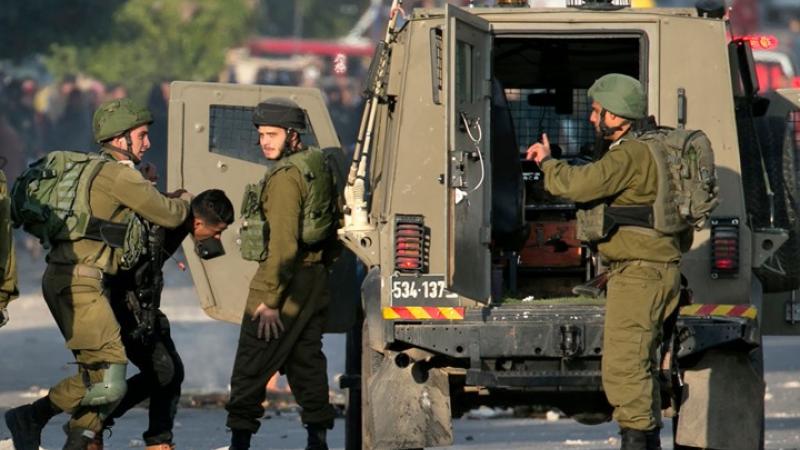 اعتقلت قوات الاحتلال الاسرائيلي ثلاثة فلسطينيين من محافظة رام الله والبيرة - وفا