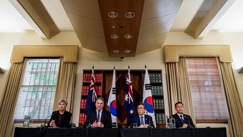 اجتمع وزير الدفاع الكوري الجنوبي مع نظيره الأسترالي في ملبورن - رويترز