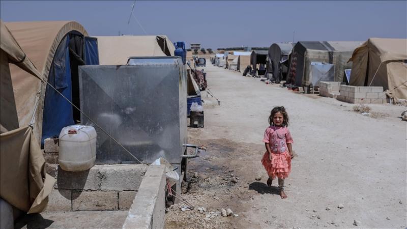 يقيم في إدلب ومحيطها نحو 4 ملايين نازح يعتمدون على المساعدات الإنسانية- الأناضول