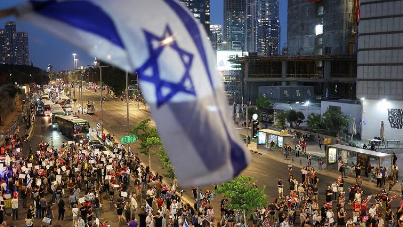 تشهد تل أبيب مظاهرات مركزية أسبوعيًا للمطالبة بإبرام صفقة تبادل أسرى- رويترز
