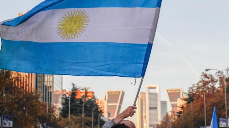 توتر وتبادل اتهامات بين الأرجنتين وإسبانيا