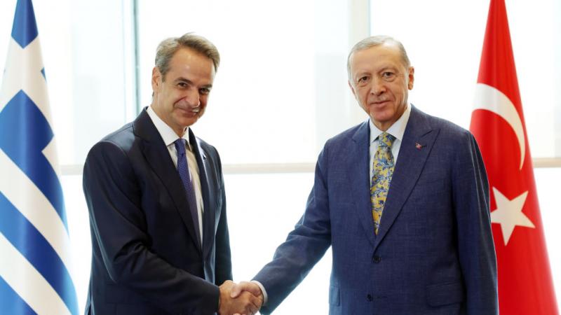 الرئيس التركي رجب طيب أردوغان ورئيس الوزراء اليوناني كيرياكوس ميتسوتاكيس