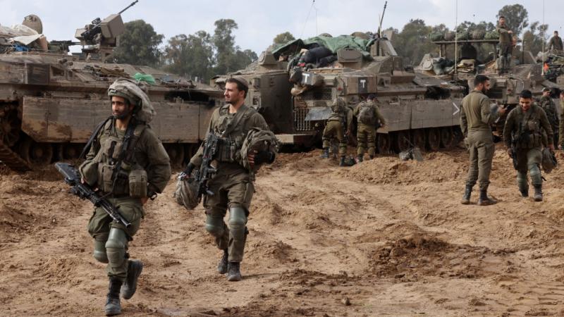 شهدت المناطق الشمالية لقطاع غزة حركة لآليات عسكرية إسرائيلية قرب السياج الفاصل شرقي بلدة جباليا