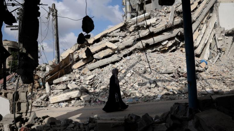 لم تسلم رفح من القصف الإسرائيلي العنيف تمهيدًا لاجتياحها - غيتي