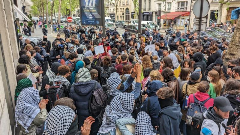 مظاهرة في باريس تطالب بوقف العدوان على غزة
