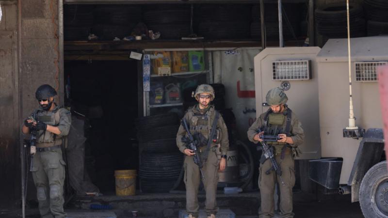 تواصل قوات الاحتلال الإسرائيلي عدوانها على مدينة طولكرم ومخيمها شمال الضفة