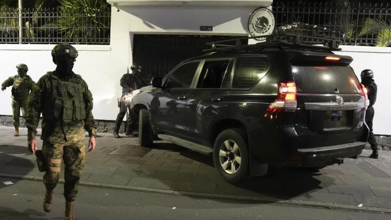 قطعت المكسيك علاقاتها الدبلوماسية مع الإكوادور بعد اقتحام سفارتها في كيتو