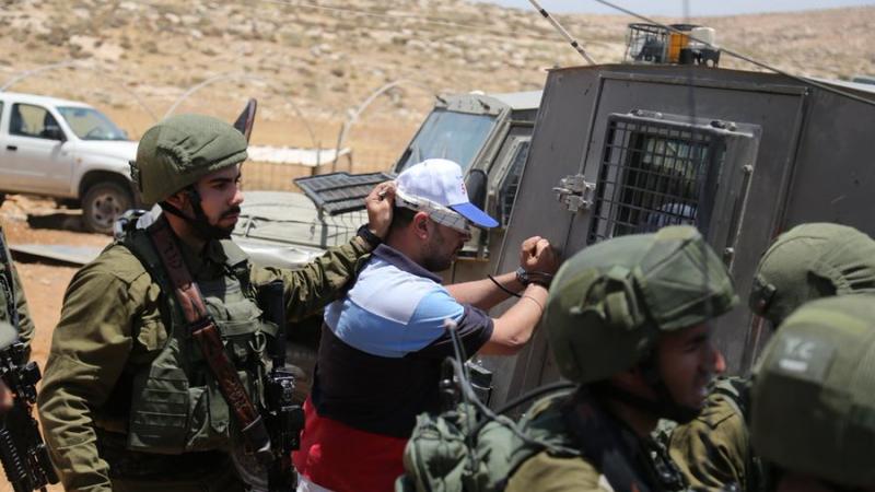 تتواصل الاقتحامات والاعتقالات في أنحاء مختلفة في الضفة الغربية المحتلة