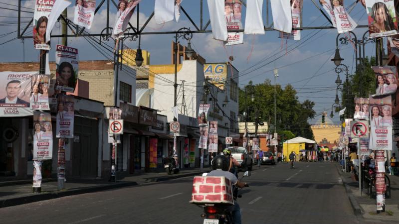 المكسيك تجري الانتخابات الأكثر دموية في تاريخها الحديث - رويترز