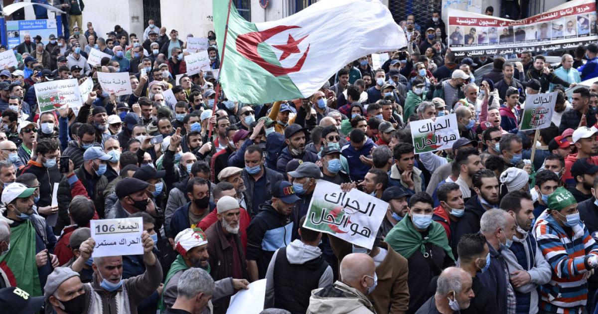 الجزائر احتجاجات بعد قرار حبس ناشط في الحراك 7 سنوات التلفزيون العربي