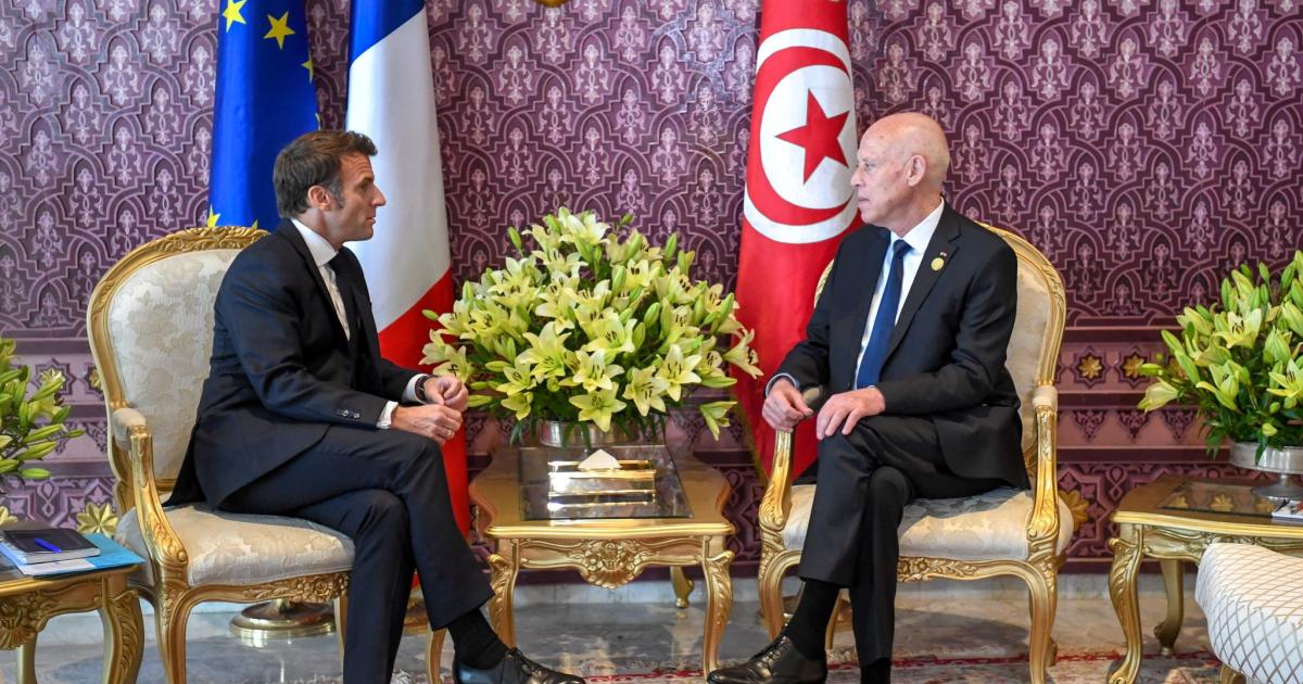 ingérence dans les affaires du pays.  Le soutien de Macron à Saïd irrite l’opposition en Tunisie