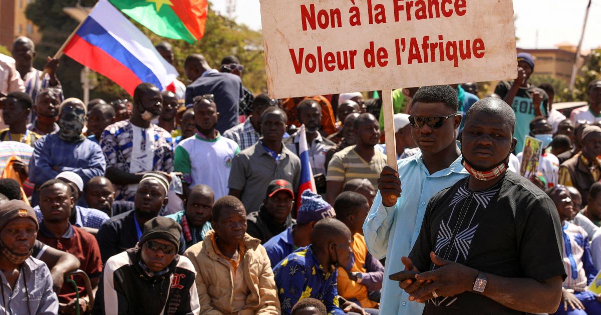 « Mene des activités subversives. » Le Burkina Faso expulse l’attaché militaire français