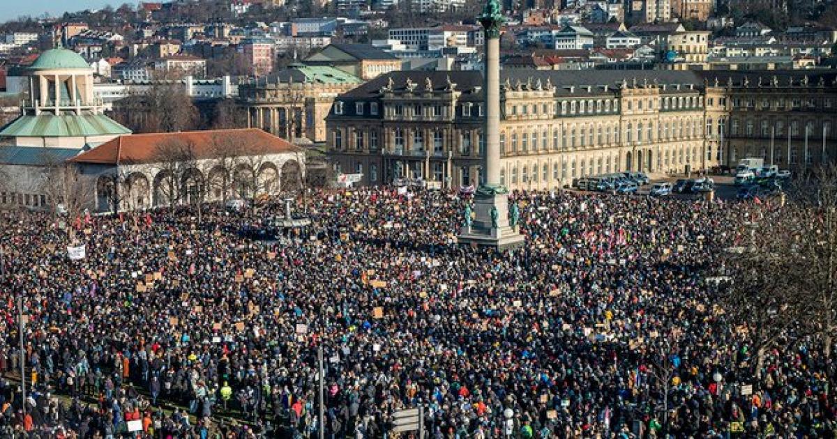 شارك فيها عشرات الآلاف مظاهرات ضد اليمين المتطرف في ألمانيا التلفزيون العربي